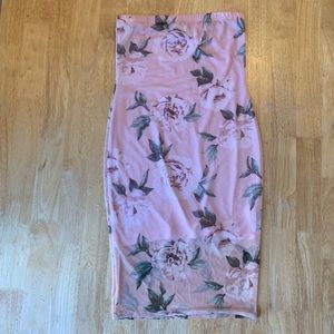 Beautiful Midi Floral skirt NWOT